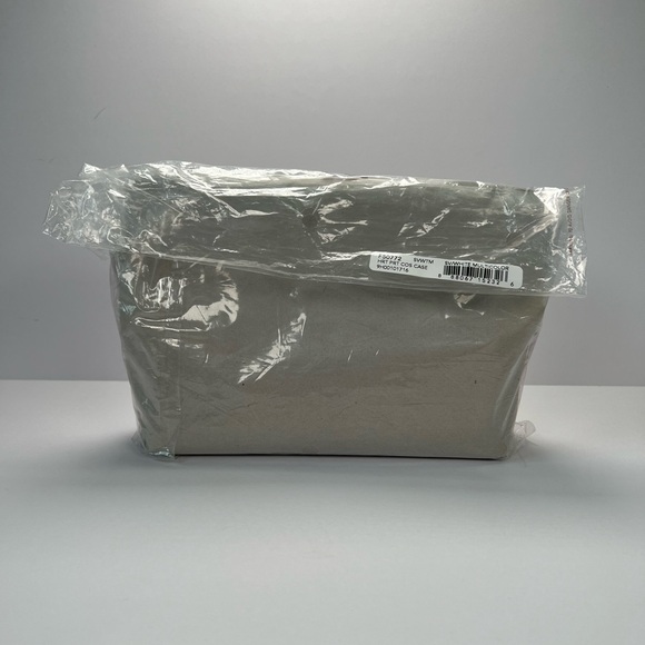 Coach Getaway Heart Print Cosmetic Pouch [B] - Picture 3 of 12